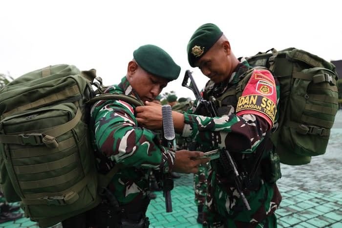 Gambar Yonarhanud 1/PBC/1 Kostrad dan Yonkav 3/Andhaka Cakti Resmi Akhiri Tugas Satgas Pamtas RIâ€“Malaysia di Kalimantan ...