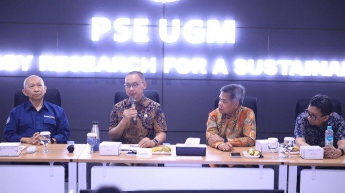 Gambar Eddy Soeparno Gandeng Akademisi UGM Bahas Ketahanan Energi, Transisi EBT hingga Dekarbonisasi Nasional - Eddy Soeparno
