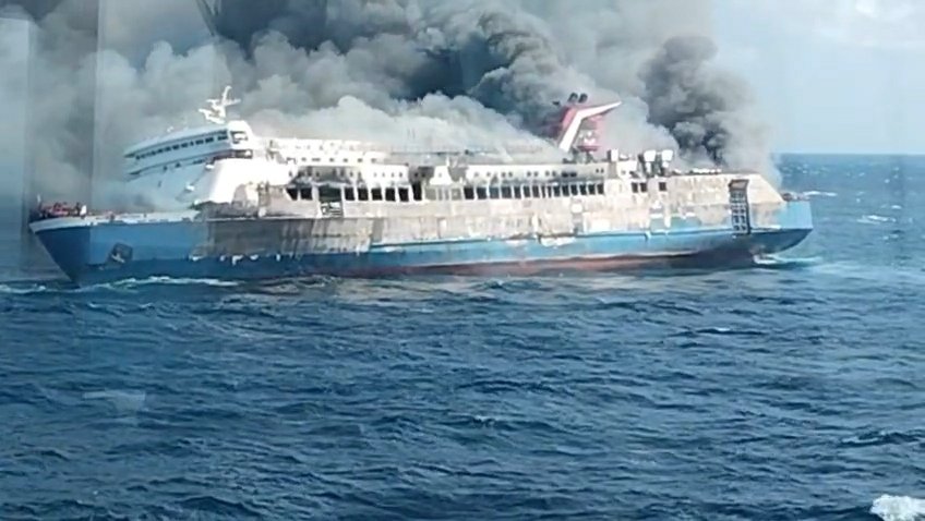Kapal Mutiara Sentosa 2 Terbakar di Utara Sumenep, 4 Tewas dan 41 Dicari